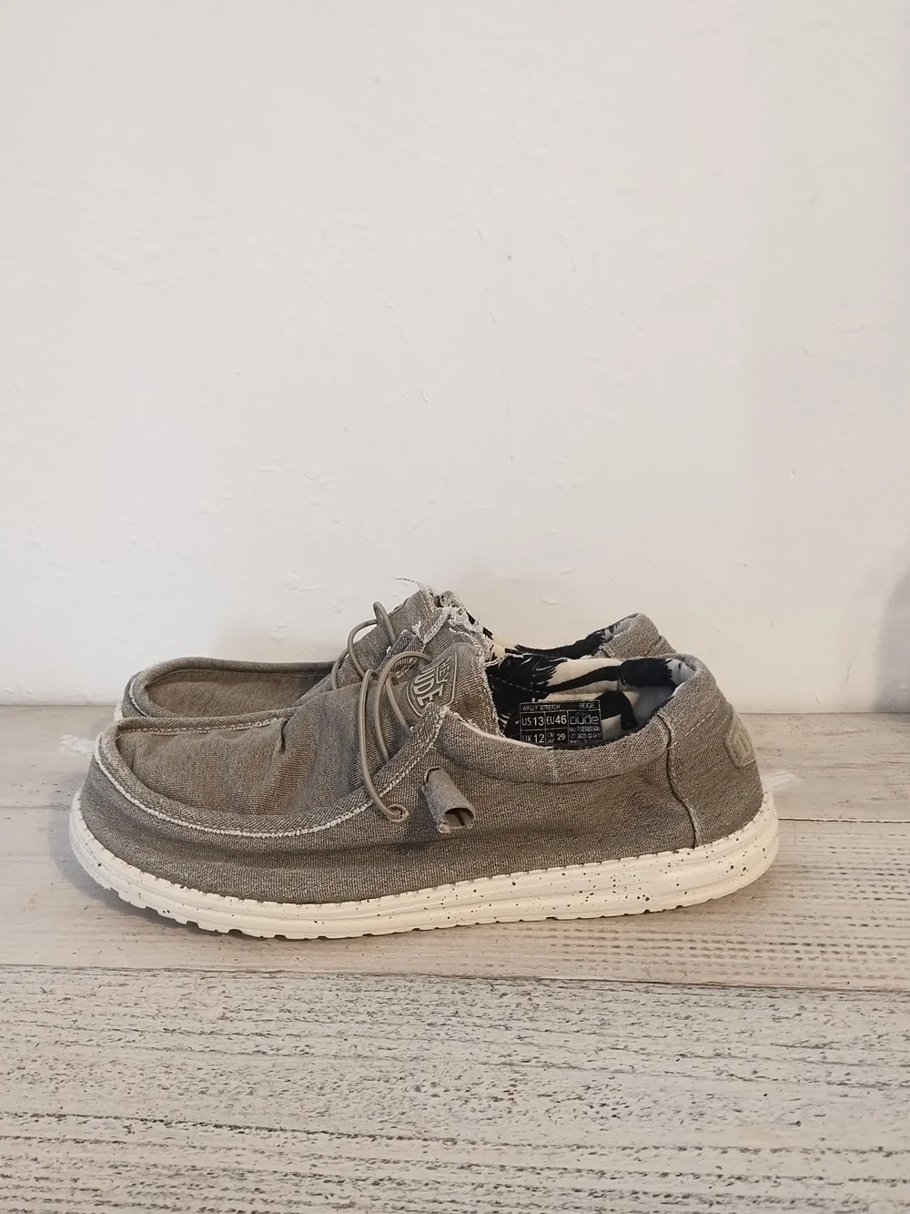 HEY DUDE men's size 13 stretch beige Colors gray and white